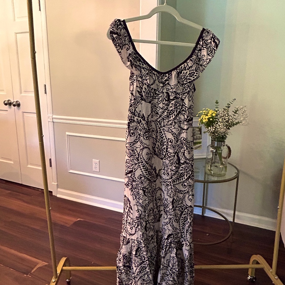 New with tag. Elegant Black and White Floral Dress